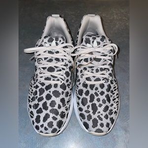 Cheetah Print ‘Swift Run 22 W’ Adidas Tennis Shoes *BRAND NEW*